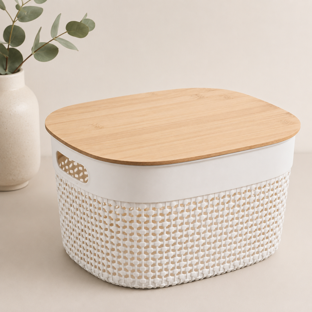 Cesta blanca con tapa de bambú